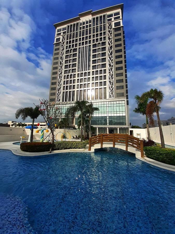 The Excelsior Hotel Las Piñas Bagian luar foto