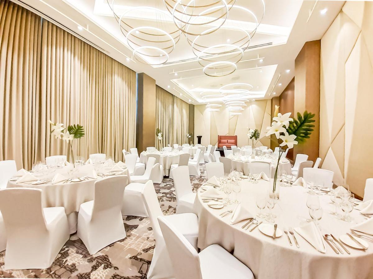 The Excelsior Hotel Las Piñas Bagian luar foto