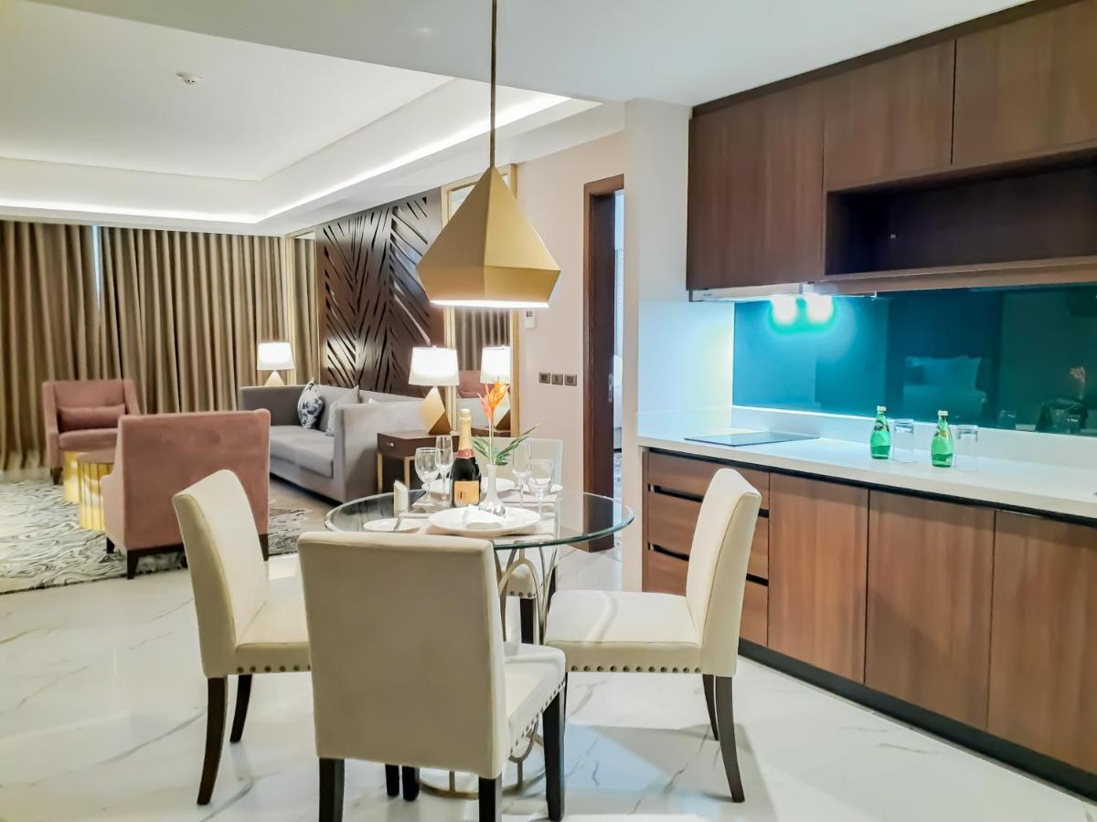 The Excelsior Hotel Las Piñas Bagian luar foto